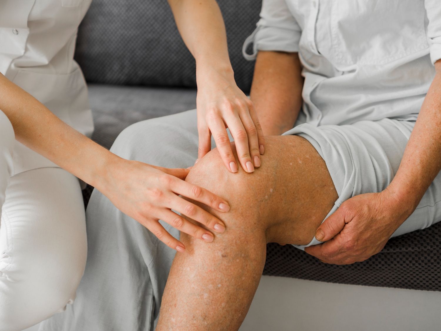 Giliųjų venų trombozė: Simptomai, priežastys, gydymas, prevencija