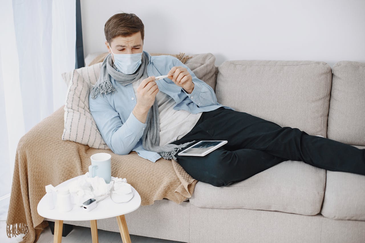 Suaugusiųjų karščiavimas: Simptomai, priežastys, gydymas, prevencija