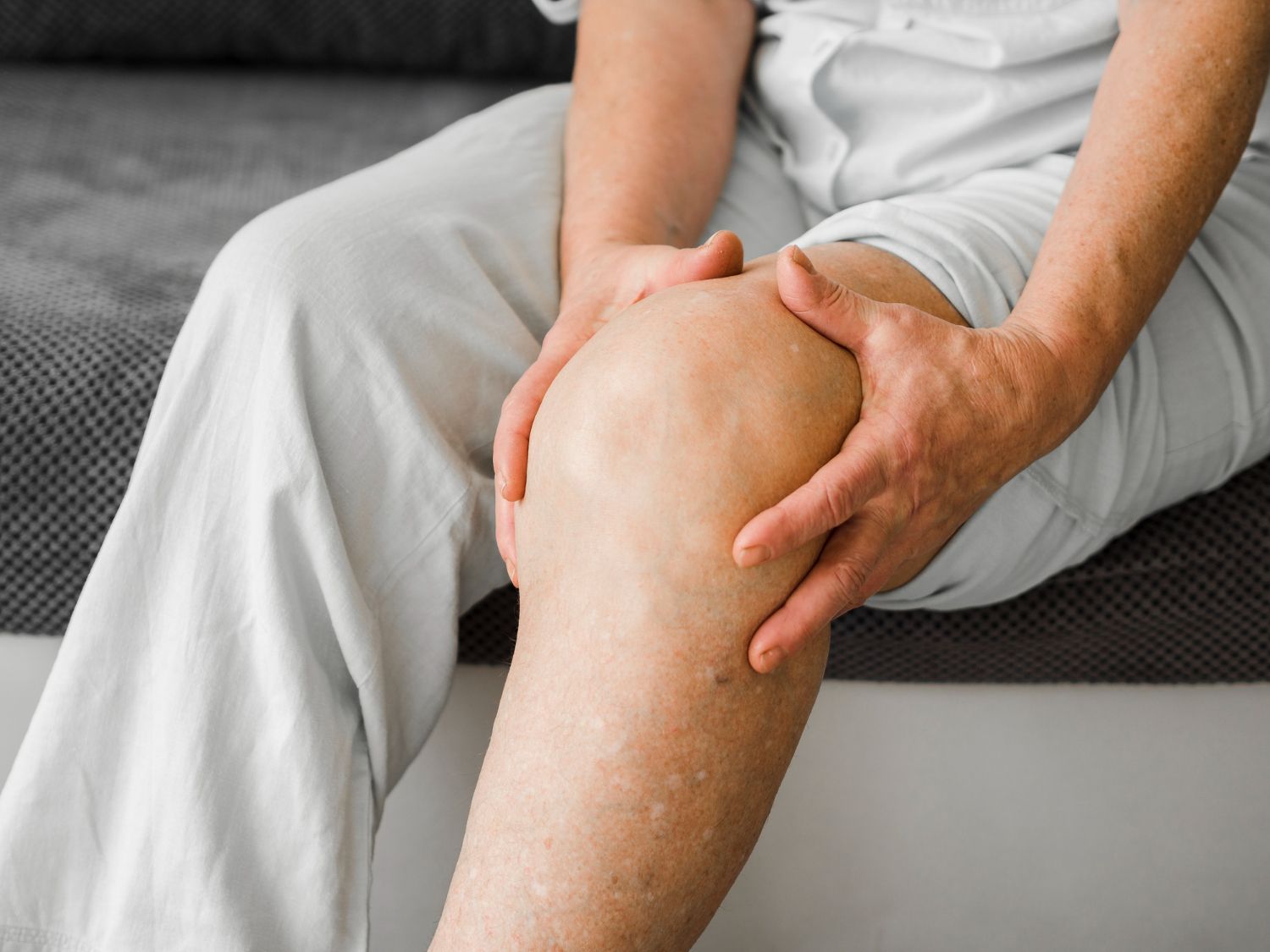Psoriazinis artritas: Simptomai, priežastys, gydymas, prevencija