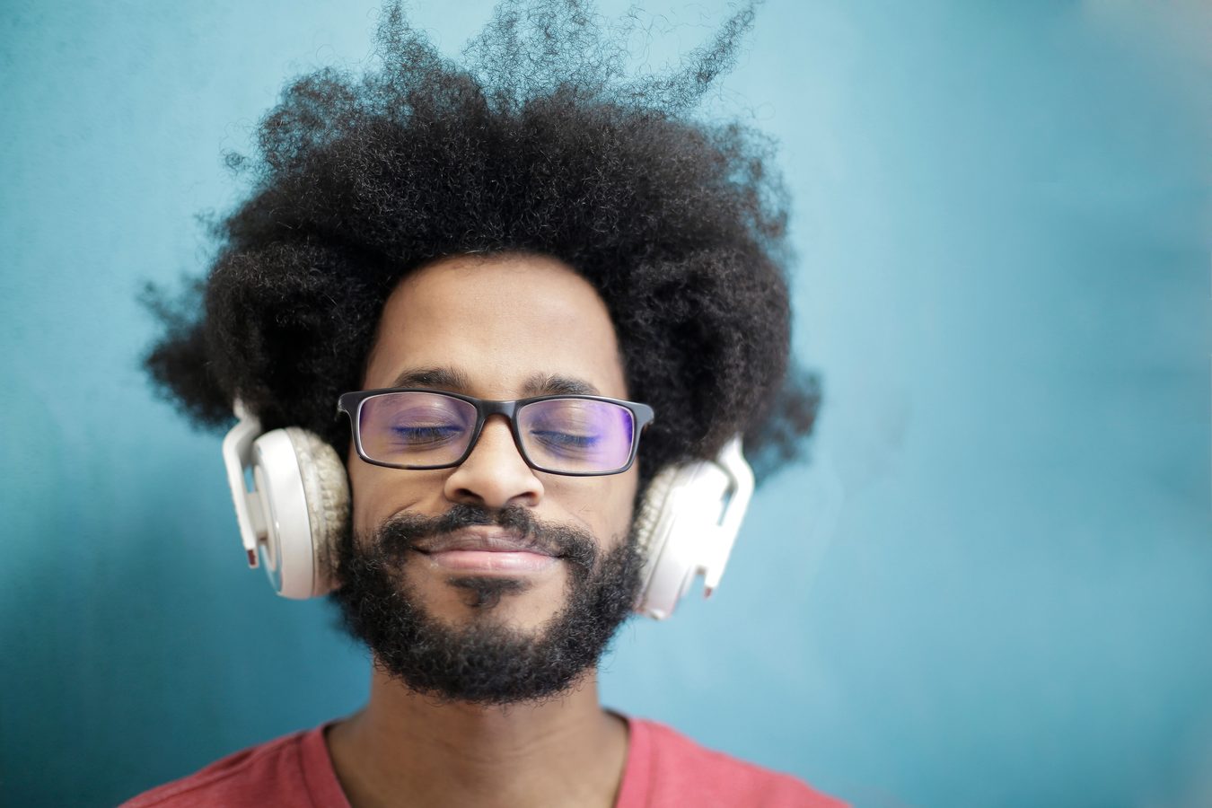 Mėgstamiausia muzika sumažino skausmą per adatos dūrį — atpalaiduojanti neveikė