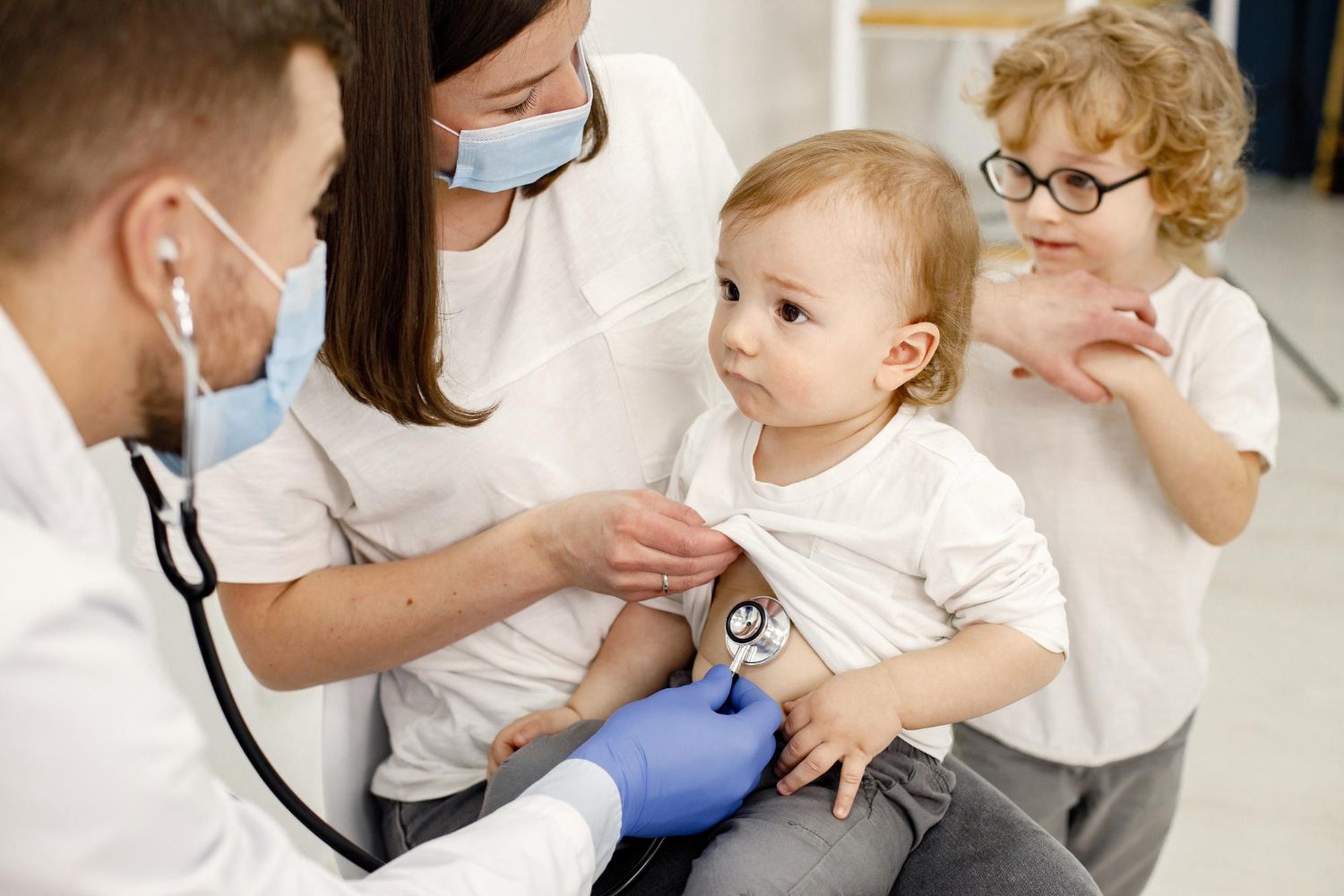Poliomielitas: simptomai, priežastys, gydymas, prevencija