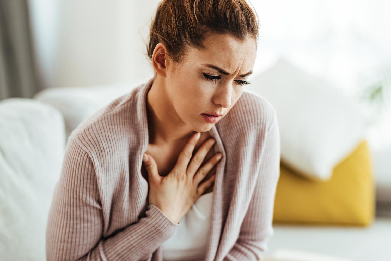 Krūtinės ląstos infekcija: Simptomai, priežastys, gydymas, prevencija
