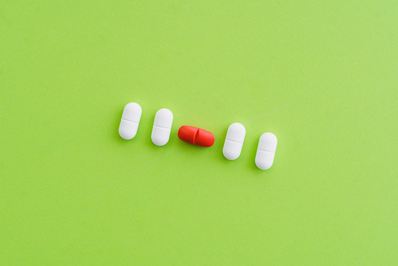 Vitamino B12 arba folatų trūkumo anemija: Simptomai, priežastys, gydymas, prevencija