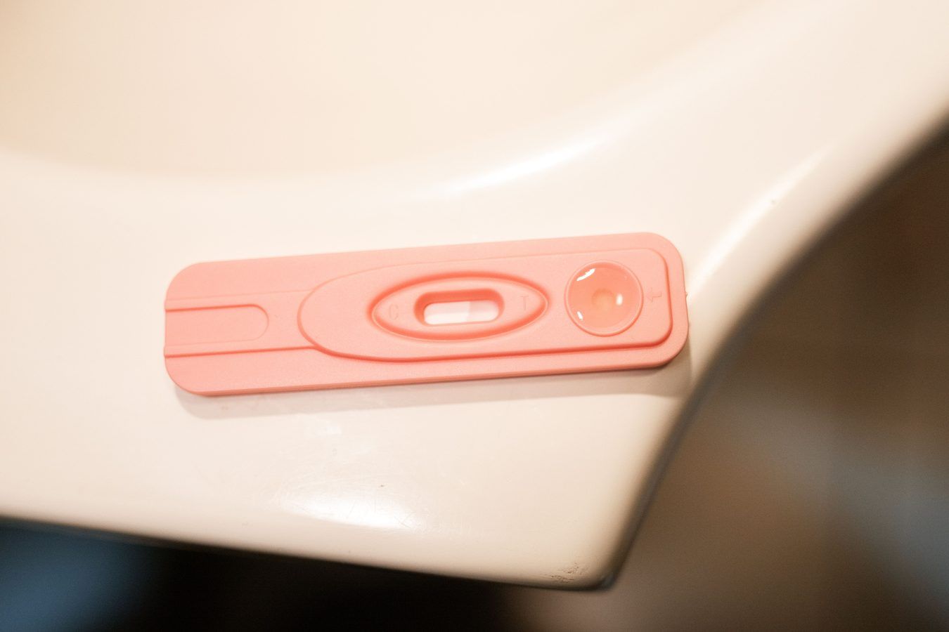 Anglijoje startuoja 3 metų endometriozės testų bandymas