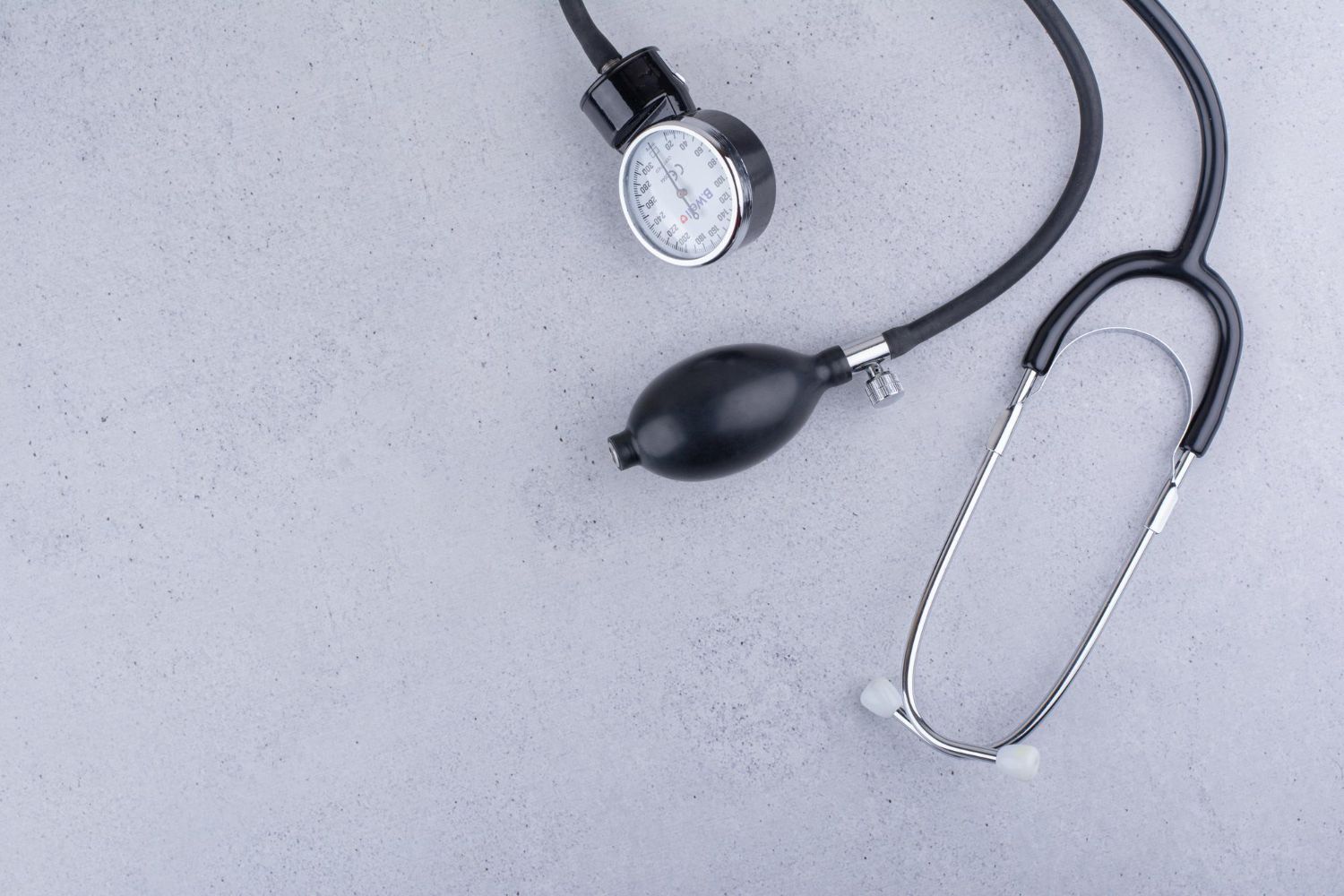Aukštas kraujospūdis (hipertenzija): Simptomai, priežastys, gydymas, prevencija