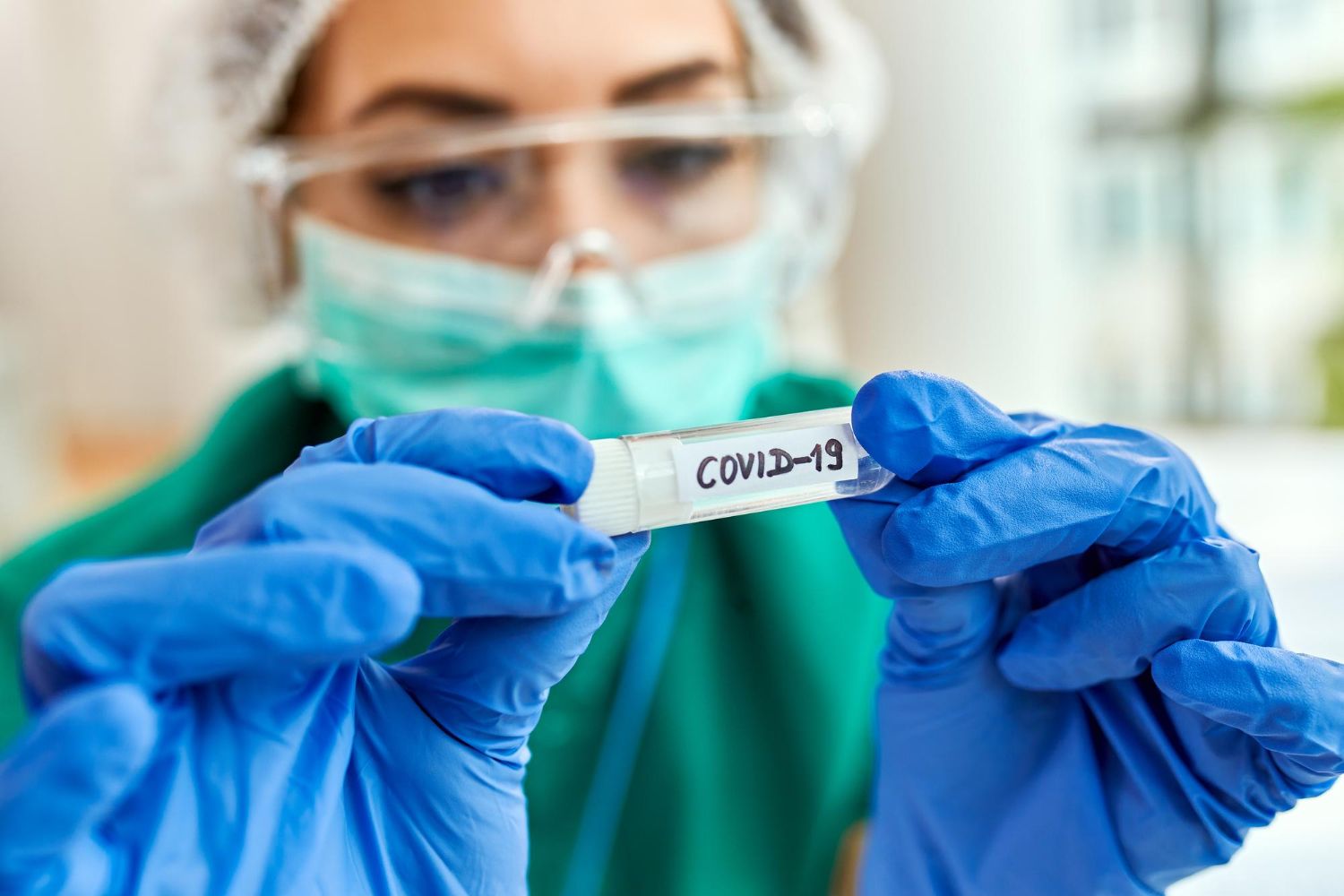 Koronavirusas (COVID-19): Simptomai, priežastys, gydymas, prevencija