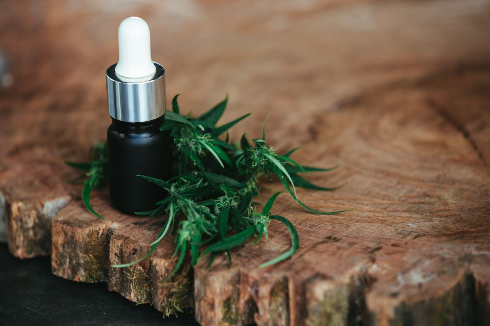 Kodėl visi pradėjo rinktis CBD produktus? Gydytojų komentarai ir tikros vartotojų patirtys
