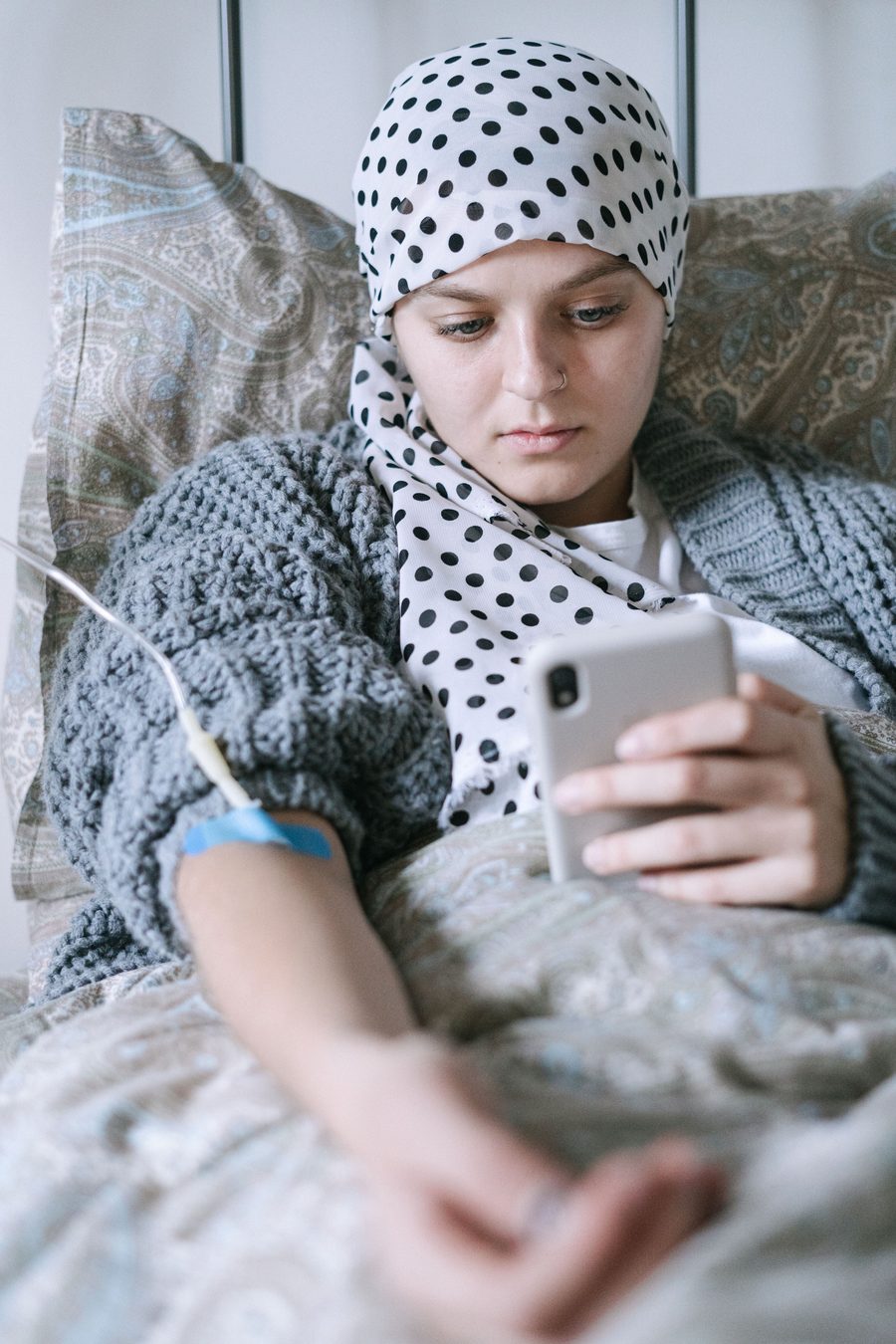 Motina, netekusi 19-metės dukters, siekia ankstesnės reto vėžio diagnostikos