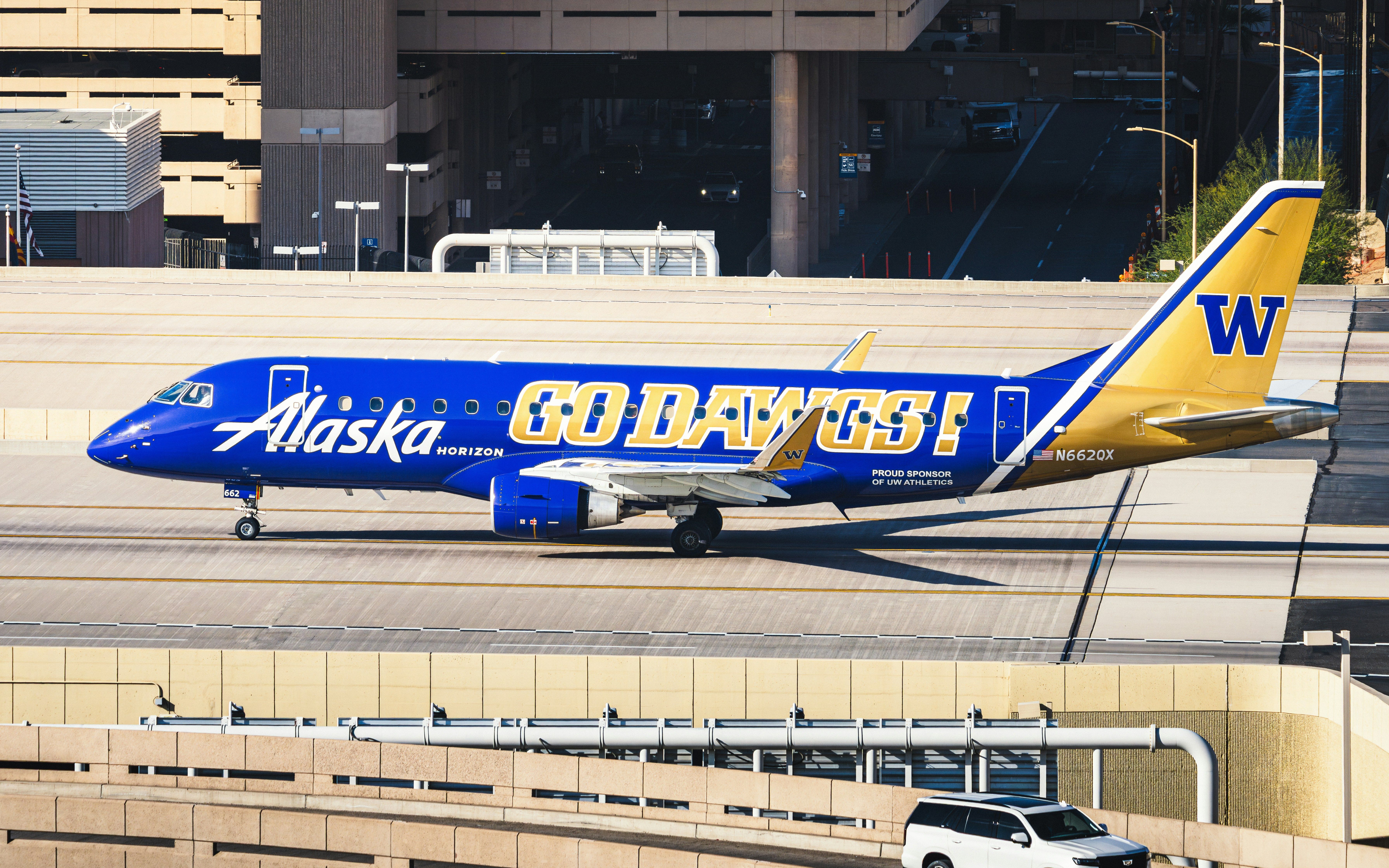 Around 100 Sky Harbor delays reported amid FAA outage