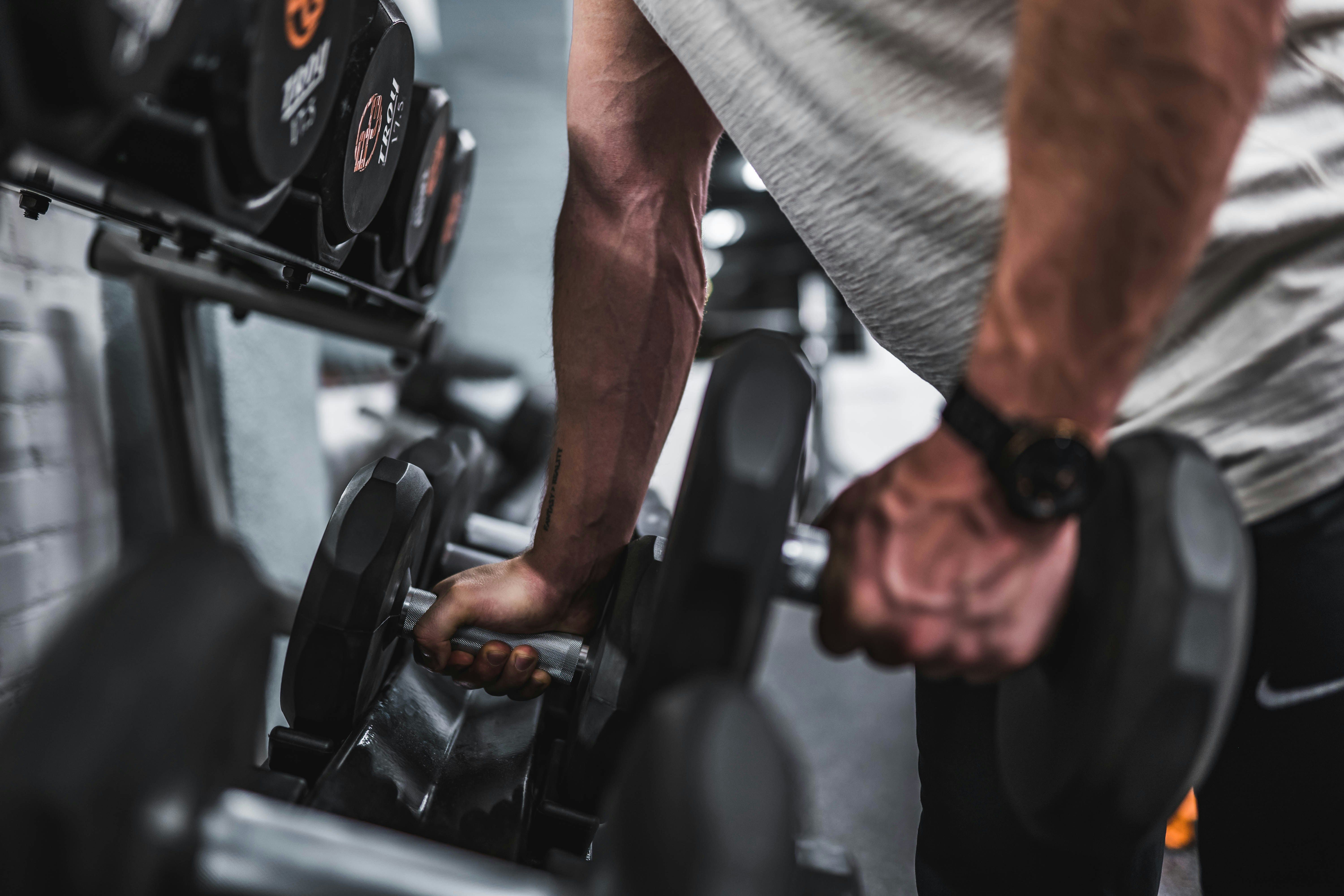 Study suggests strength training may shrink fat cells before weight loss