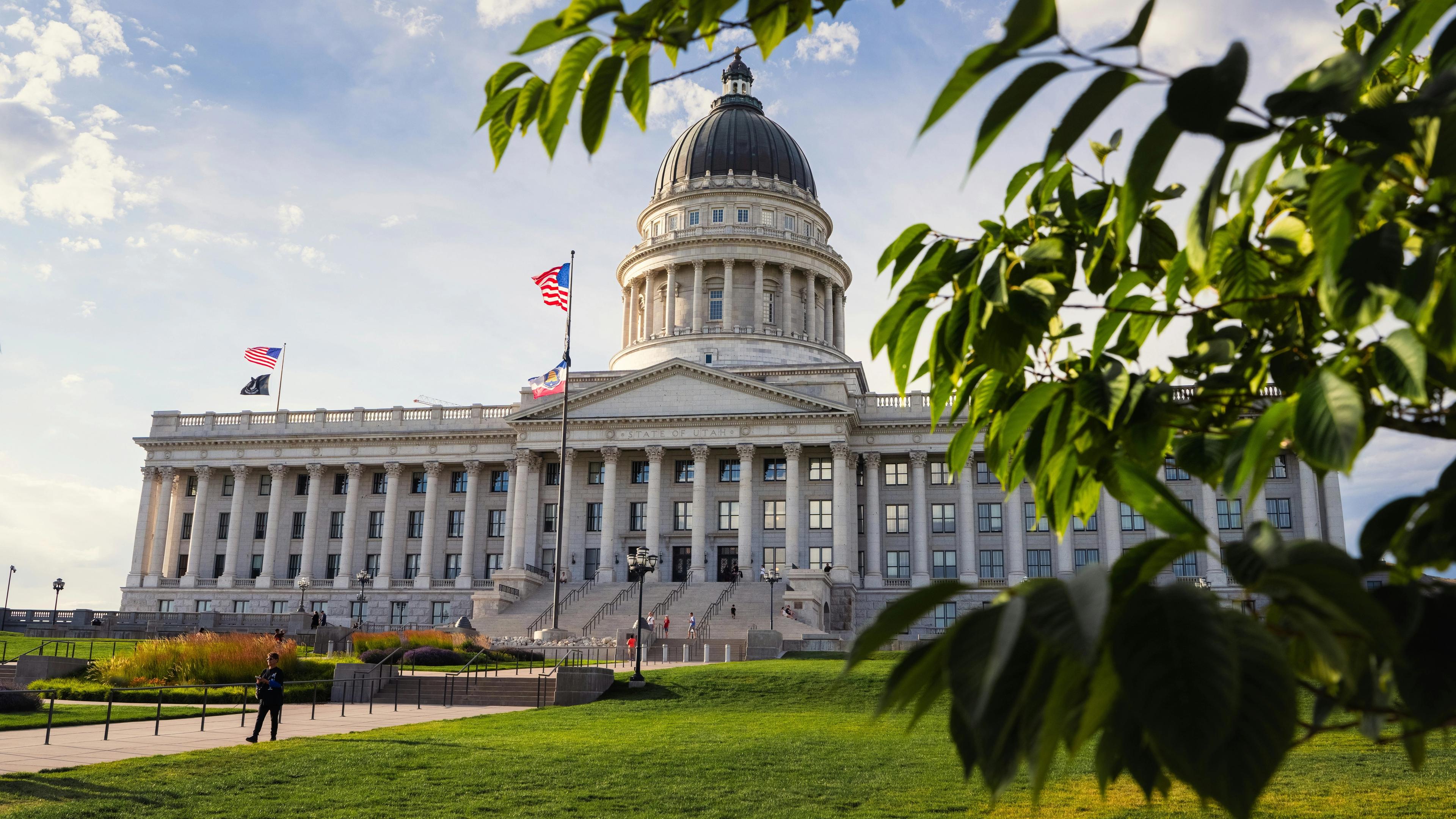Senate Delays Hemp Ban, Giving Lawmakers More Time to Set THC Rules