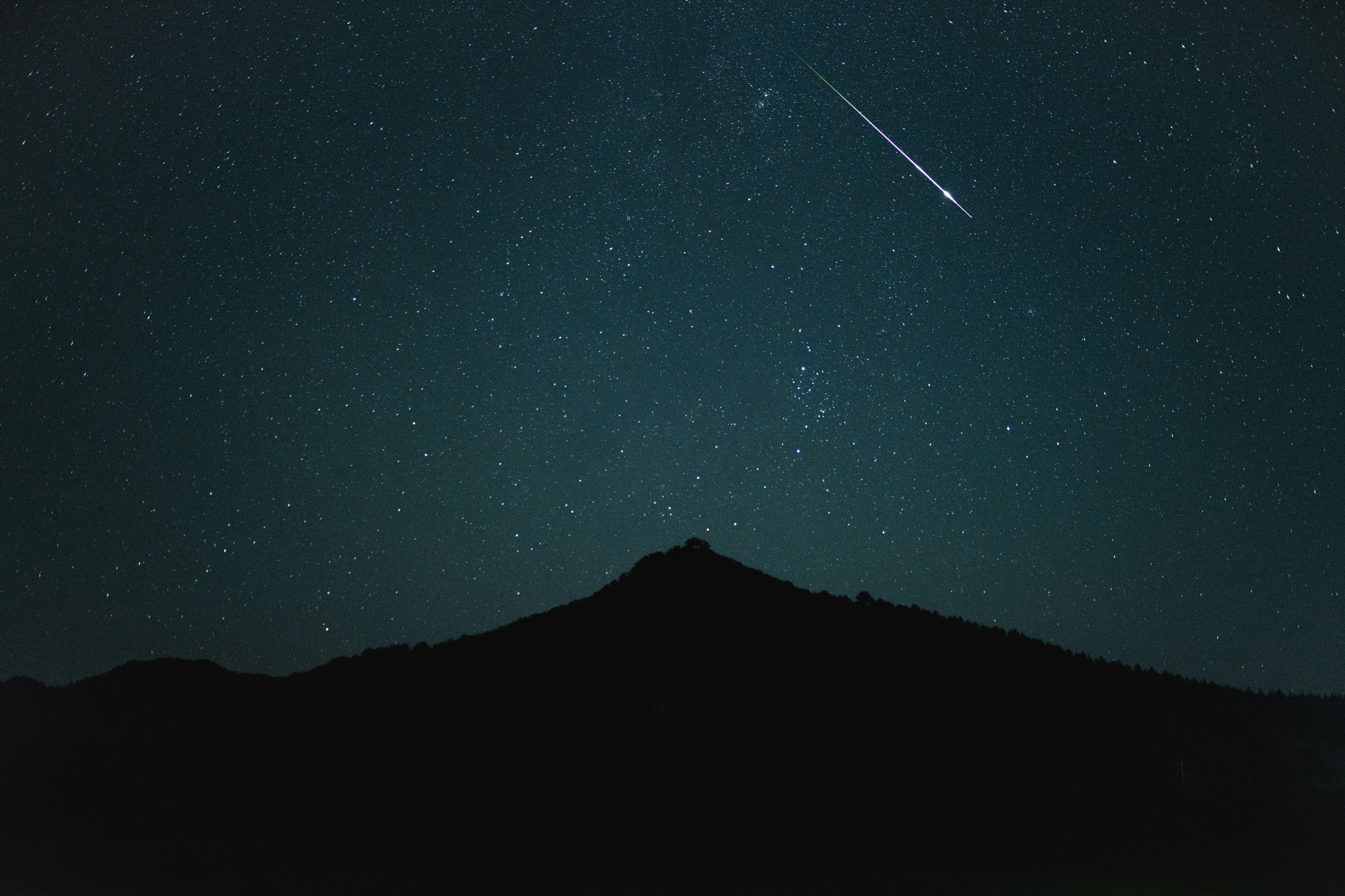Summer’s biggest meteor shower peaks tonight. How to see it in Arizona