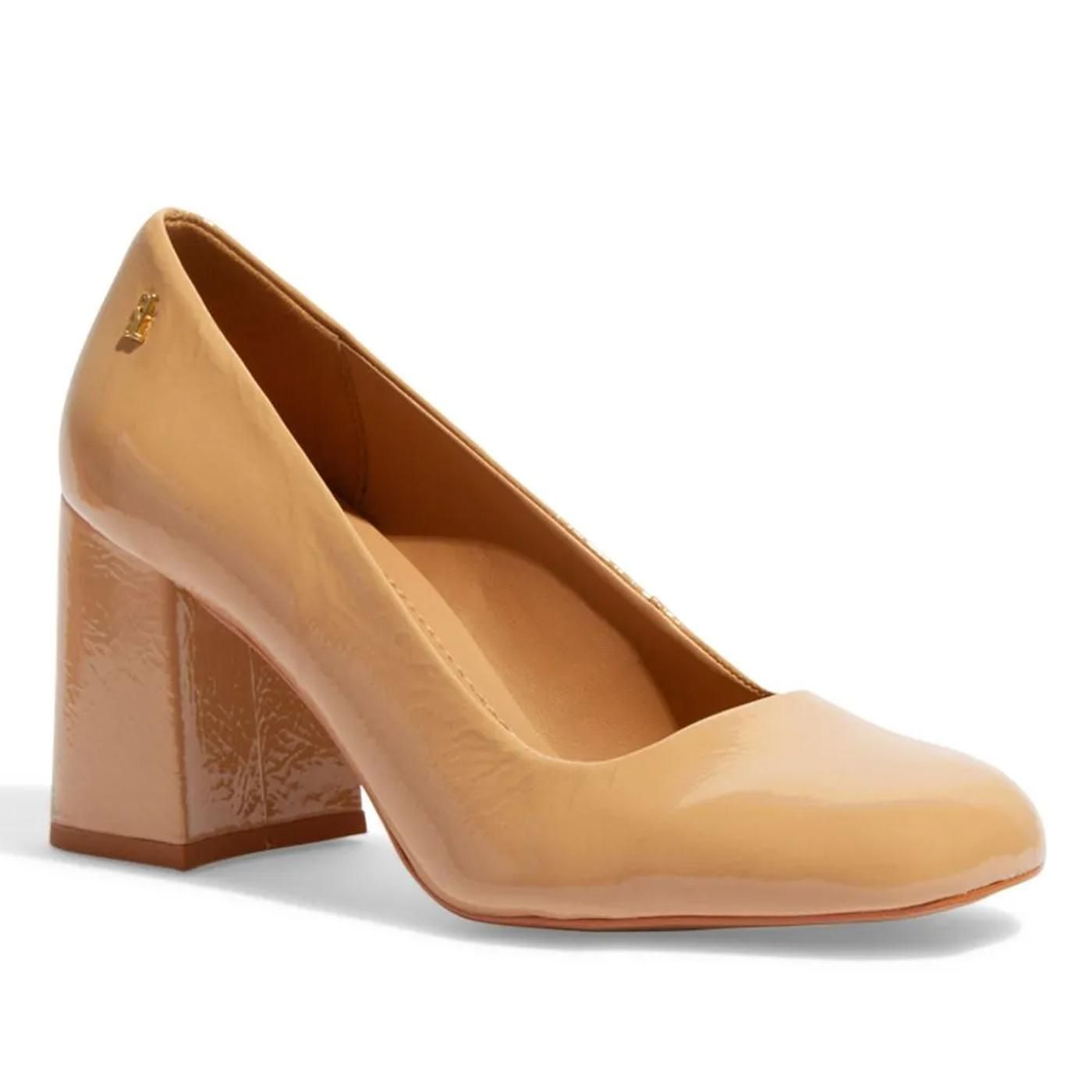 Zapato cerrado 07EC.47B3.03D5.003D amendoa
