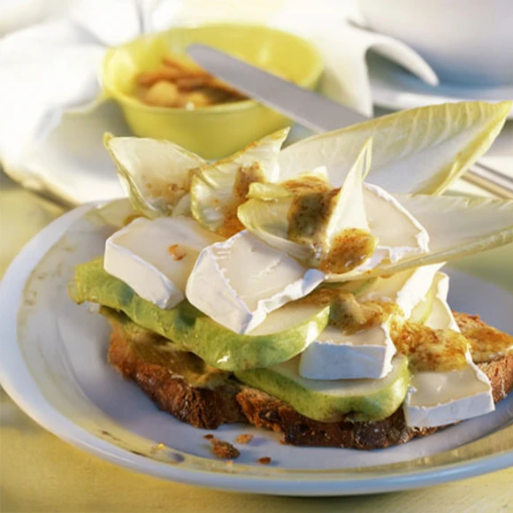 Camembert-Birnen-Brot