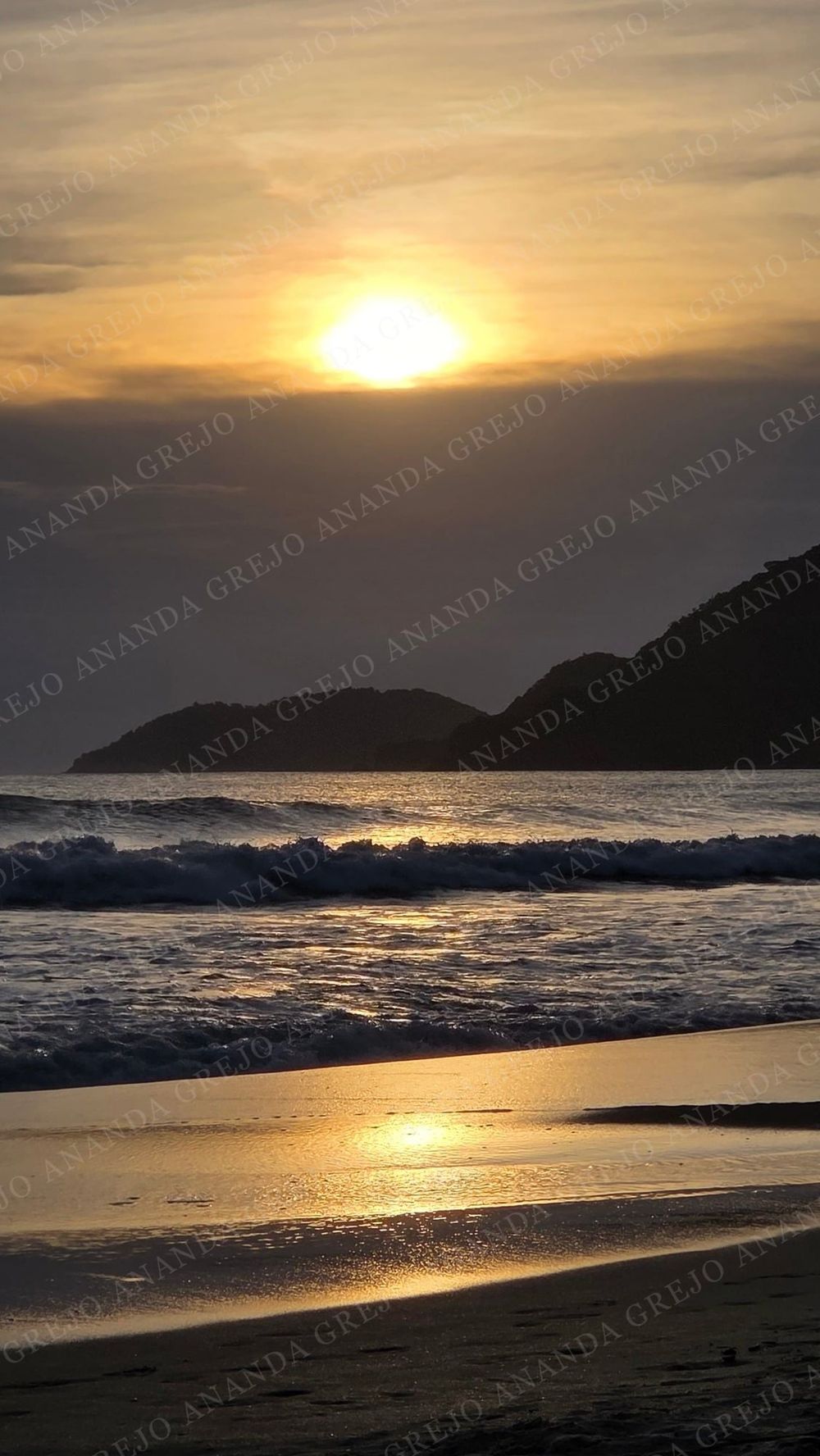 Pôr do sol sobre o mar