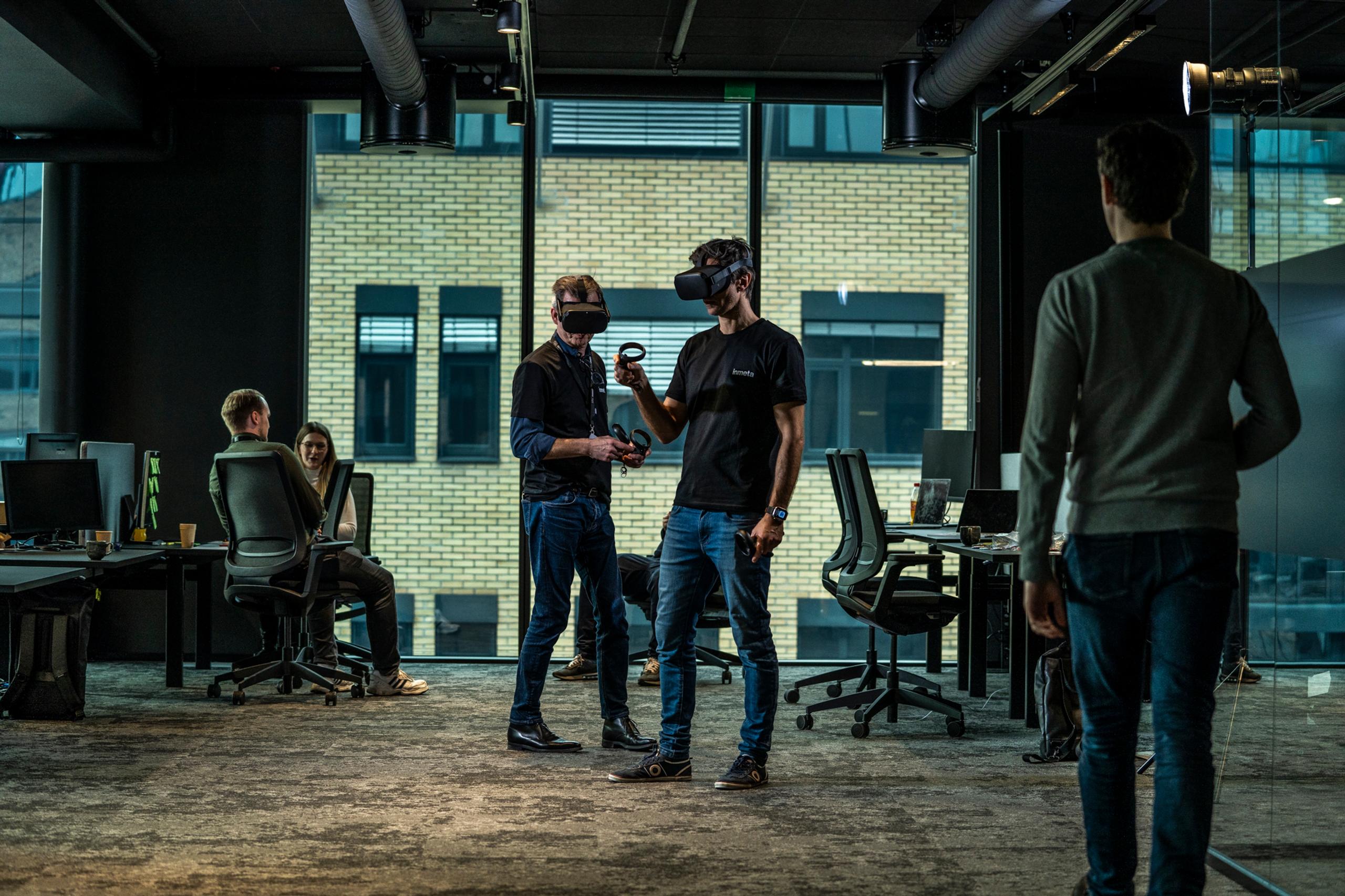 Inmetaer tester ut VR-utstyr