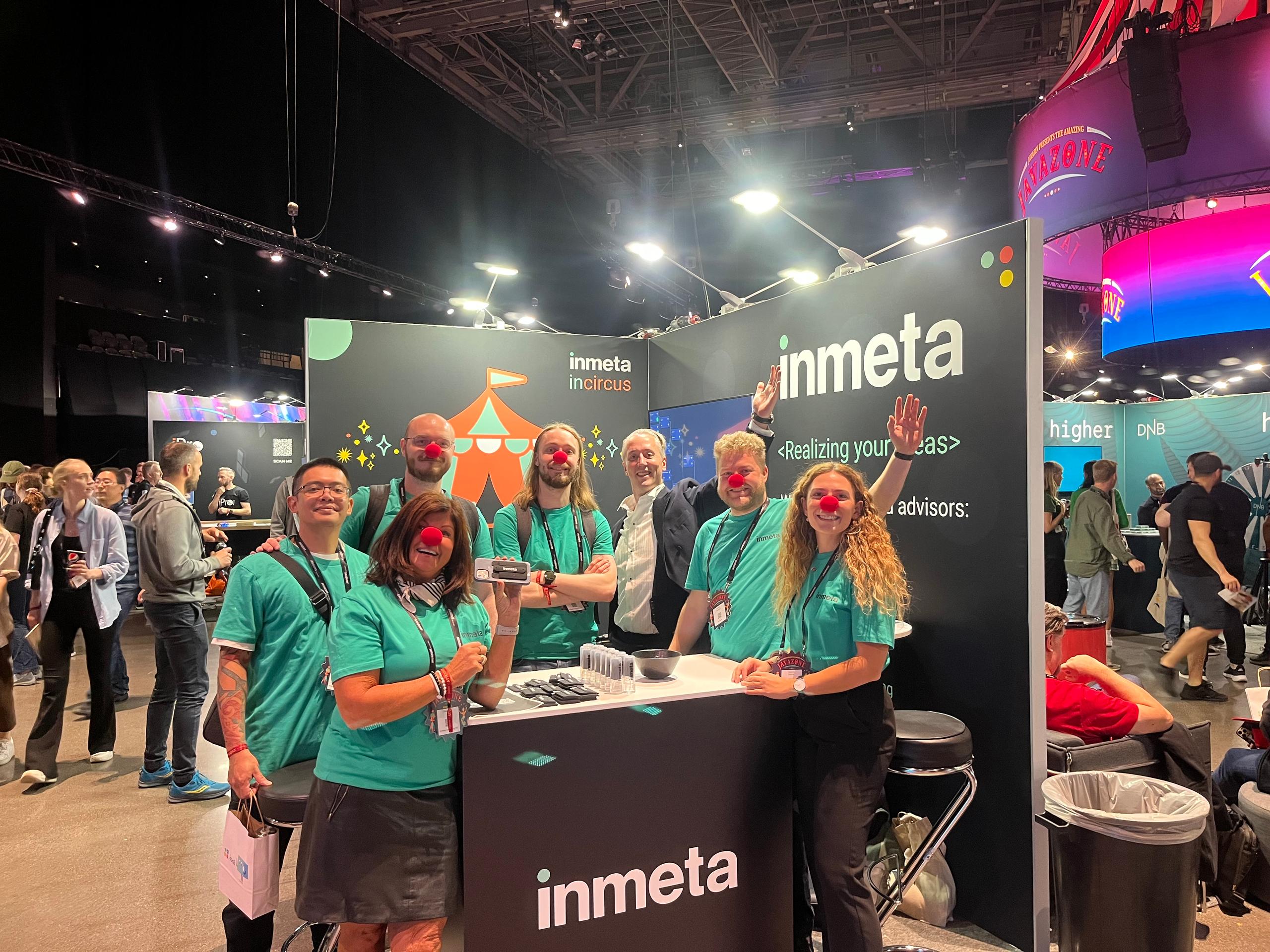 Inmeta med stand og glad gjeng på Javazone 2023 med sirkustema