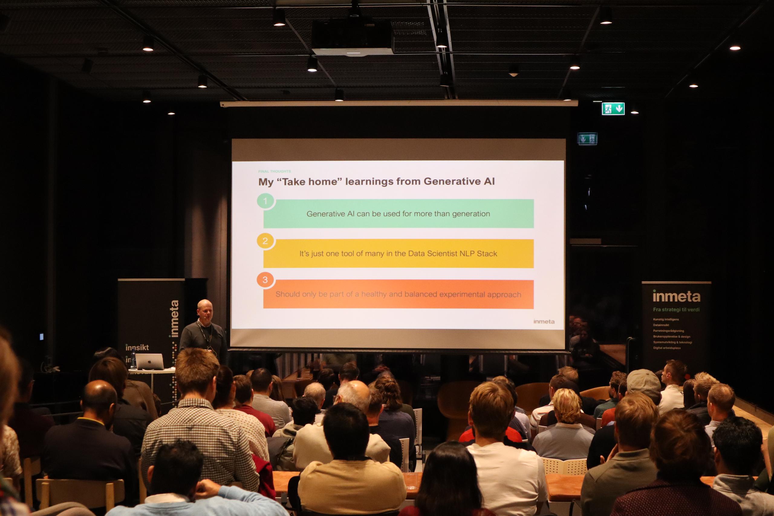 Maximilian Warner, Senior Data Scientist presenterer på Oslo.AI hos Inmeta Nydalen