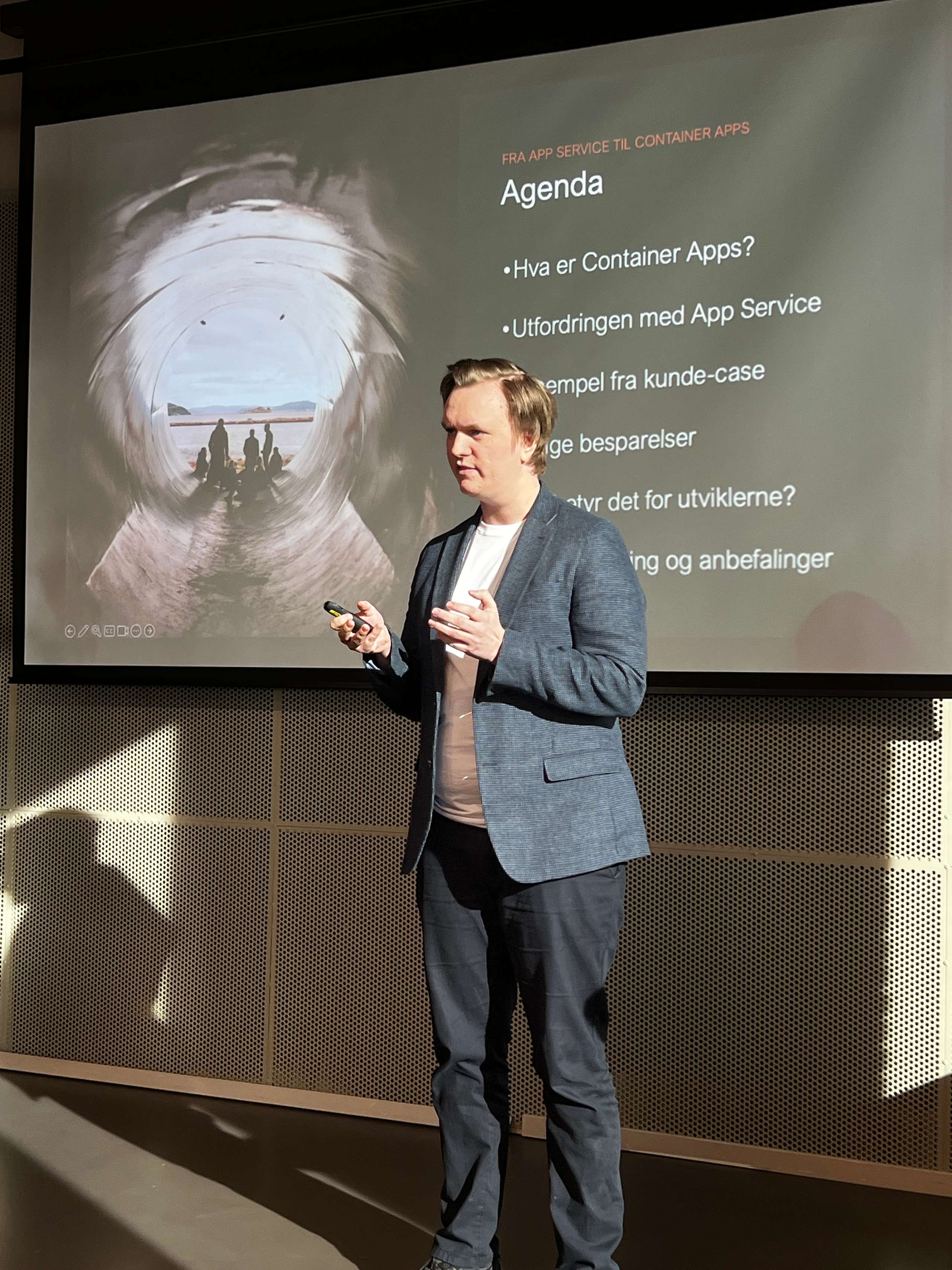 Svein Are presenterer agendaen