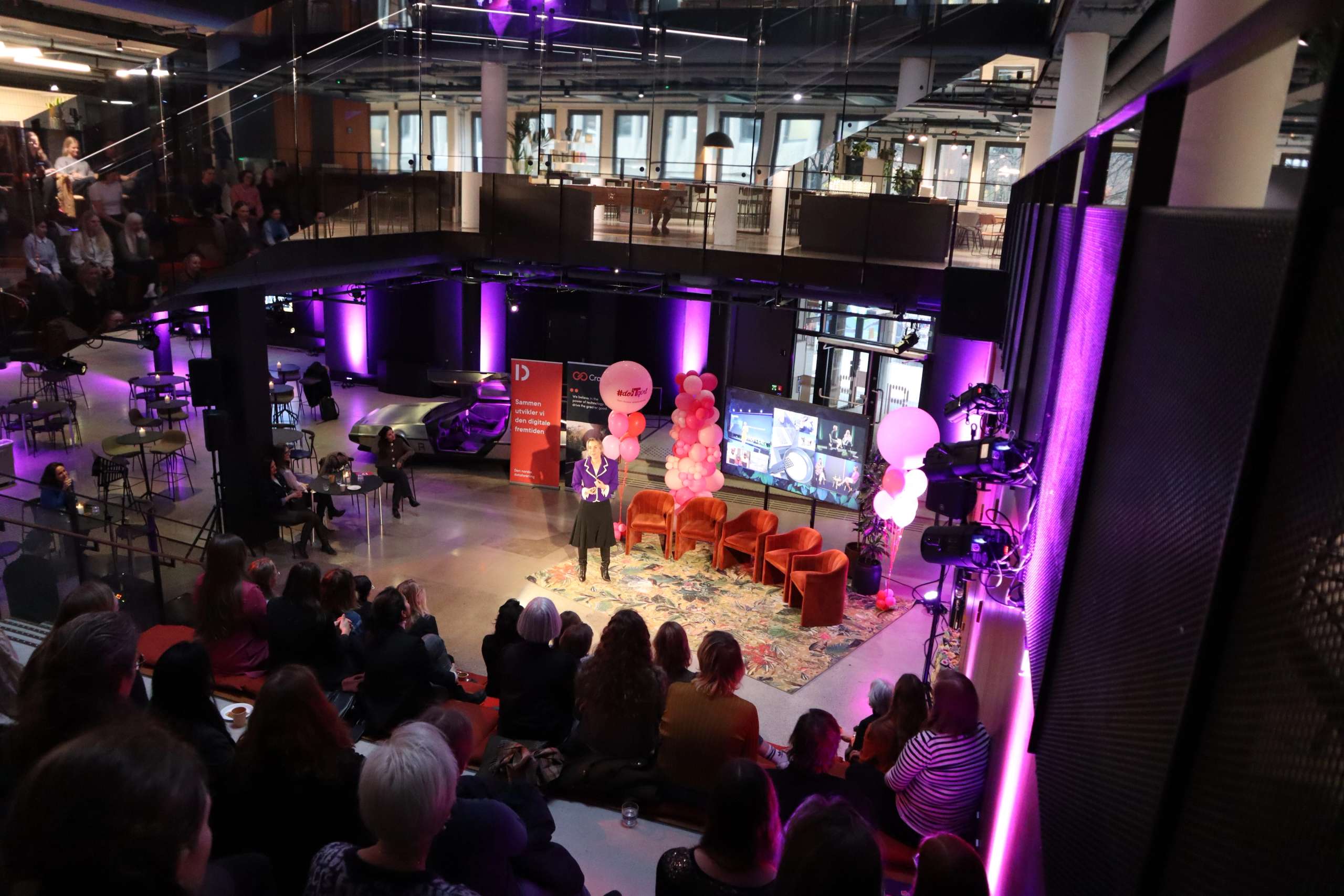 Cecilia Flatum på Dataforeningens kvinnedagmarkering 2025