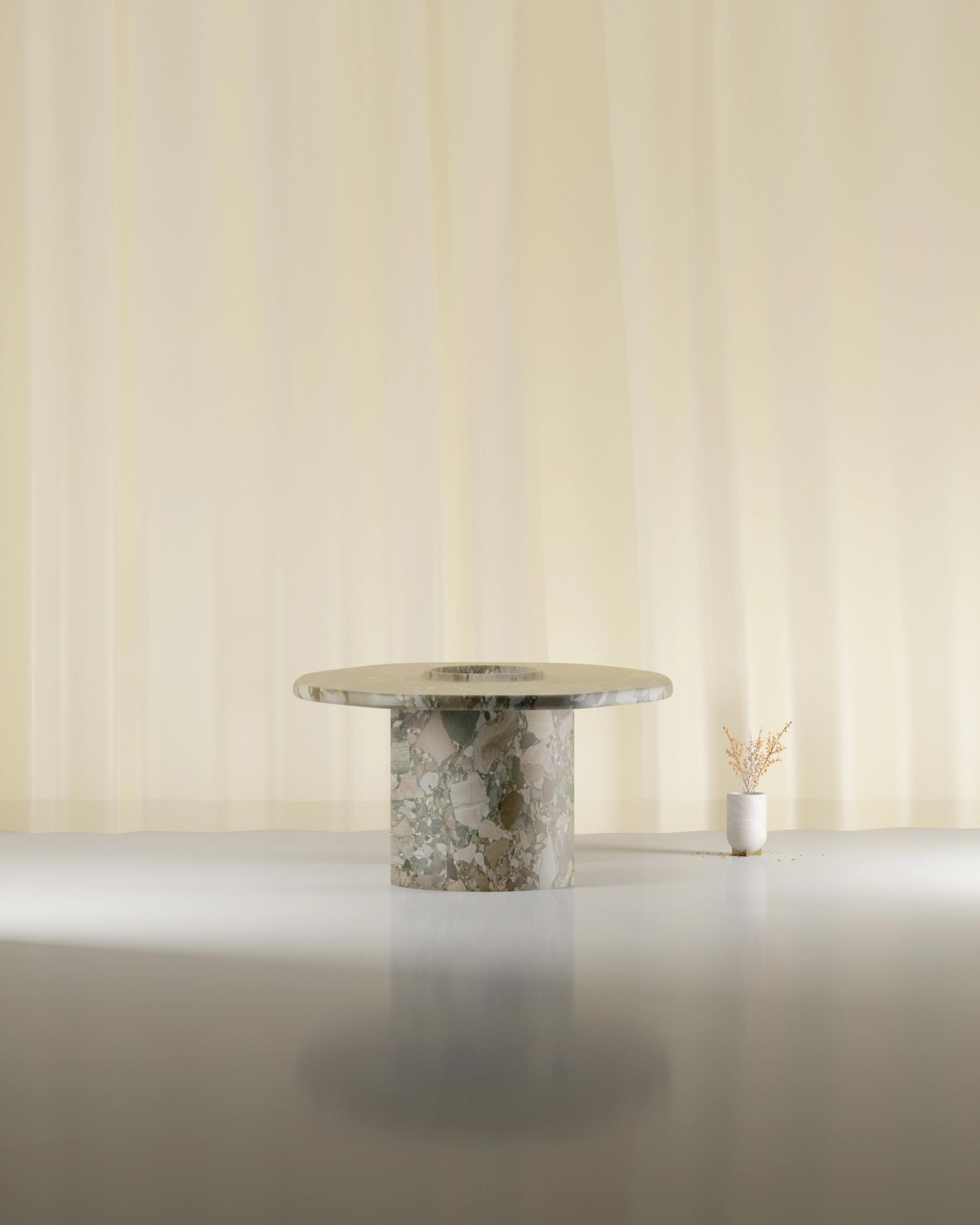 Anti Dining Table