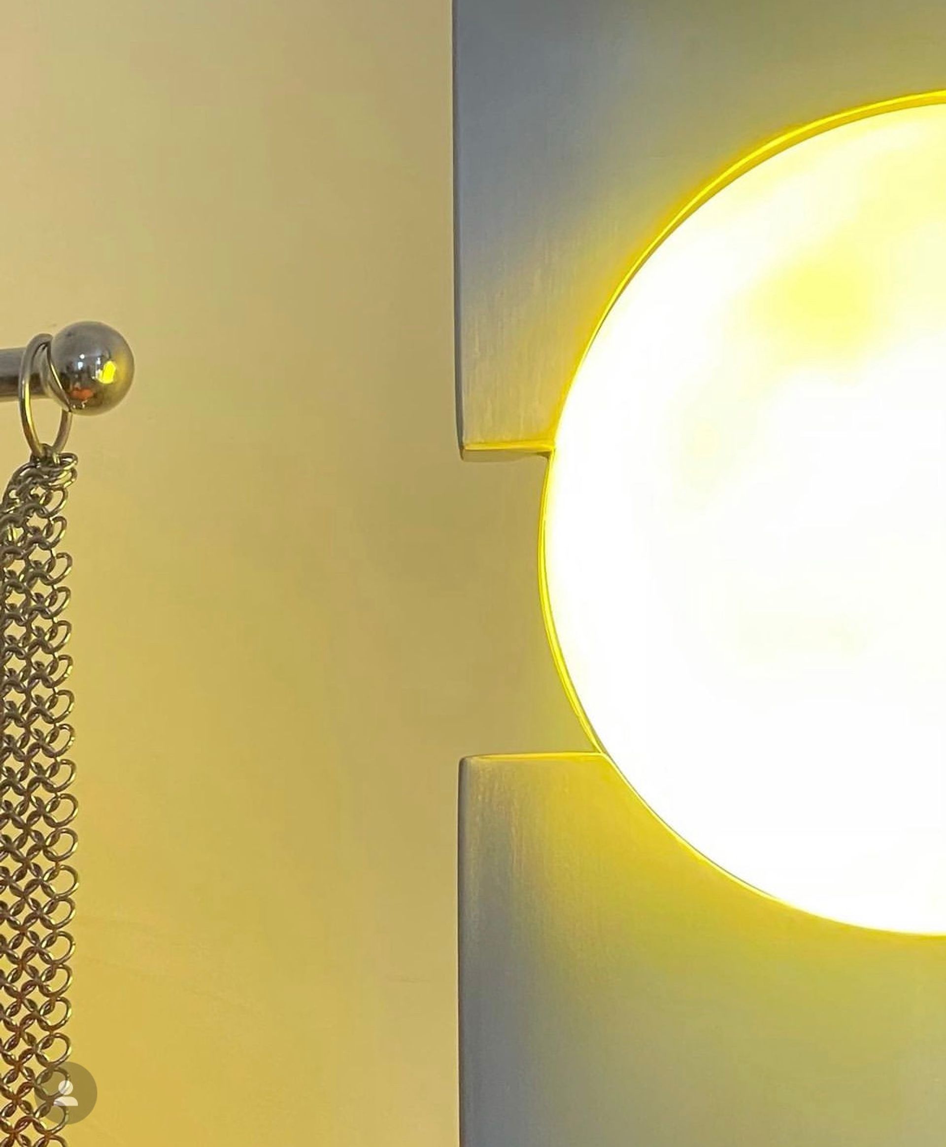 Hero Lamp