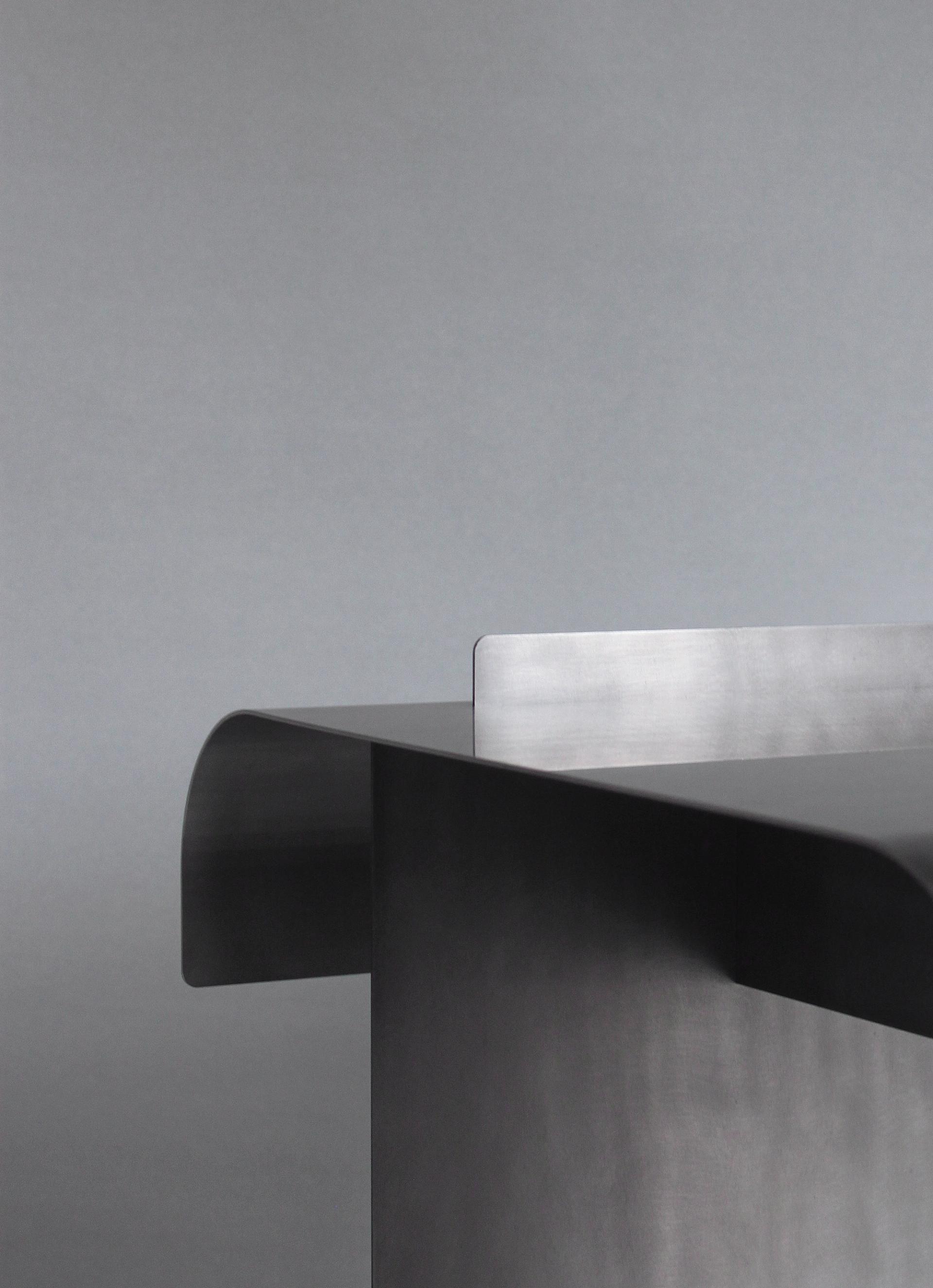 Bend Side Table