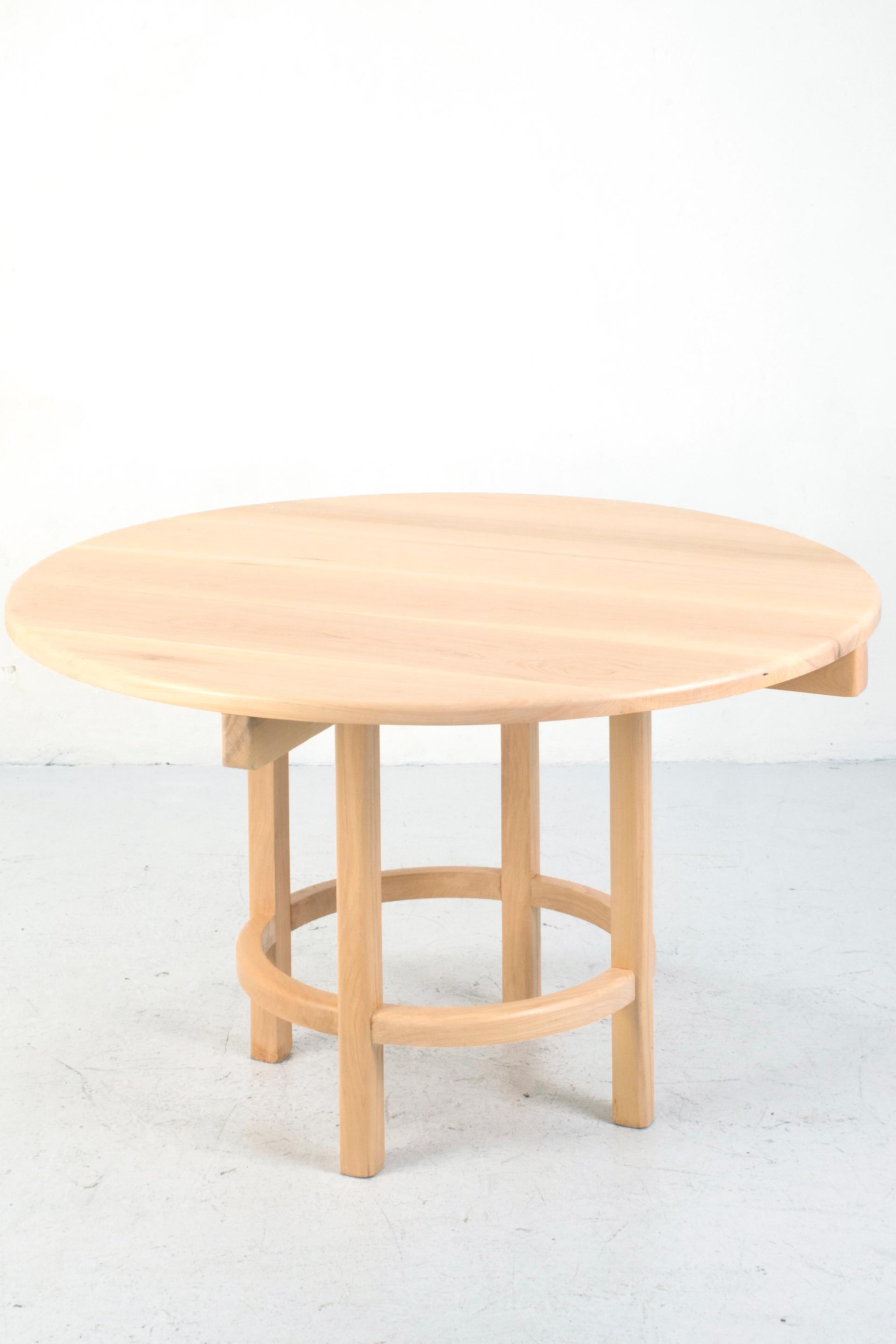 Orno Round Table