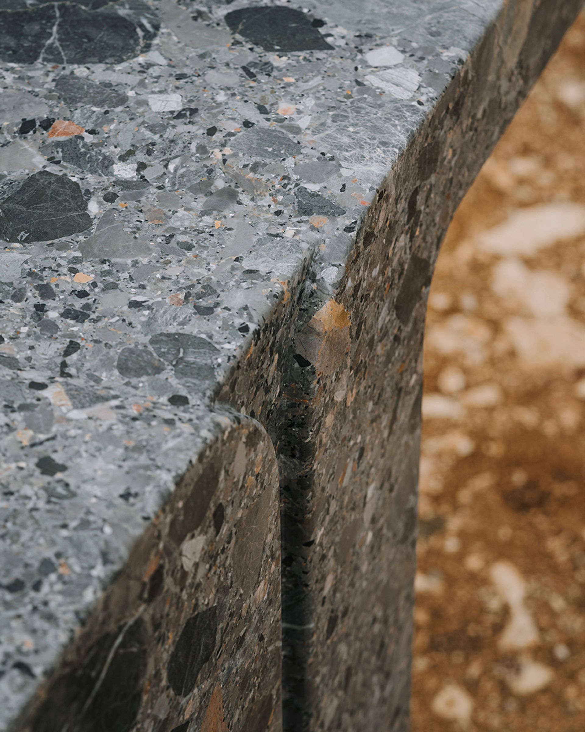 Breccia Alba T-02 Console