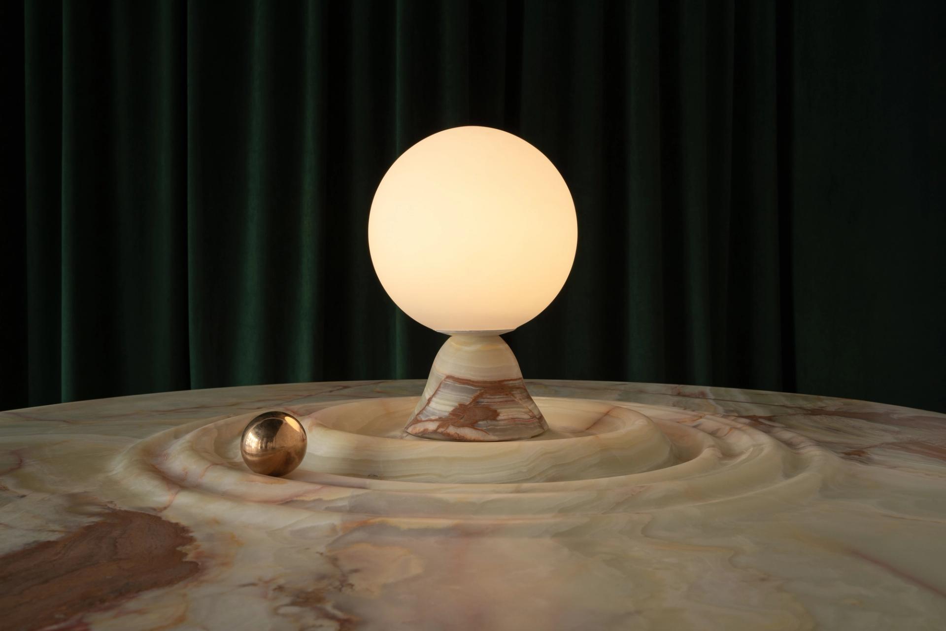 Animo Dining Table