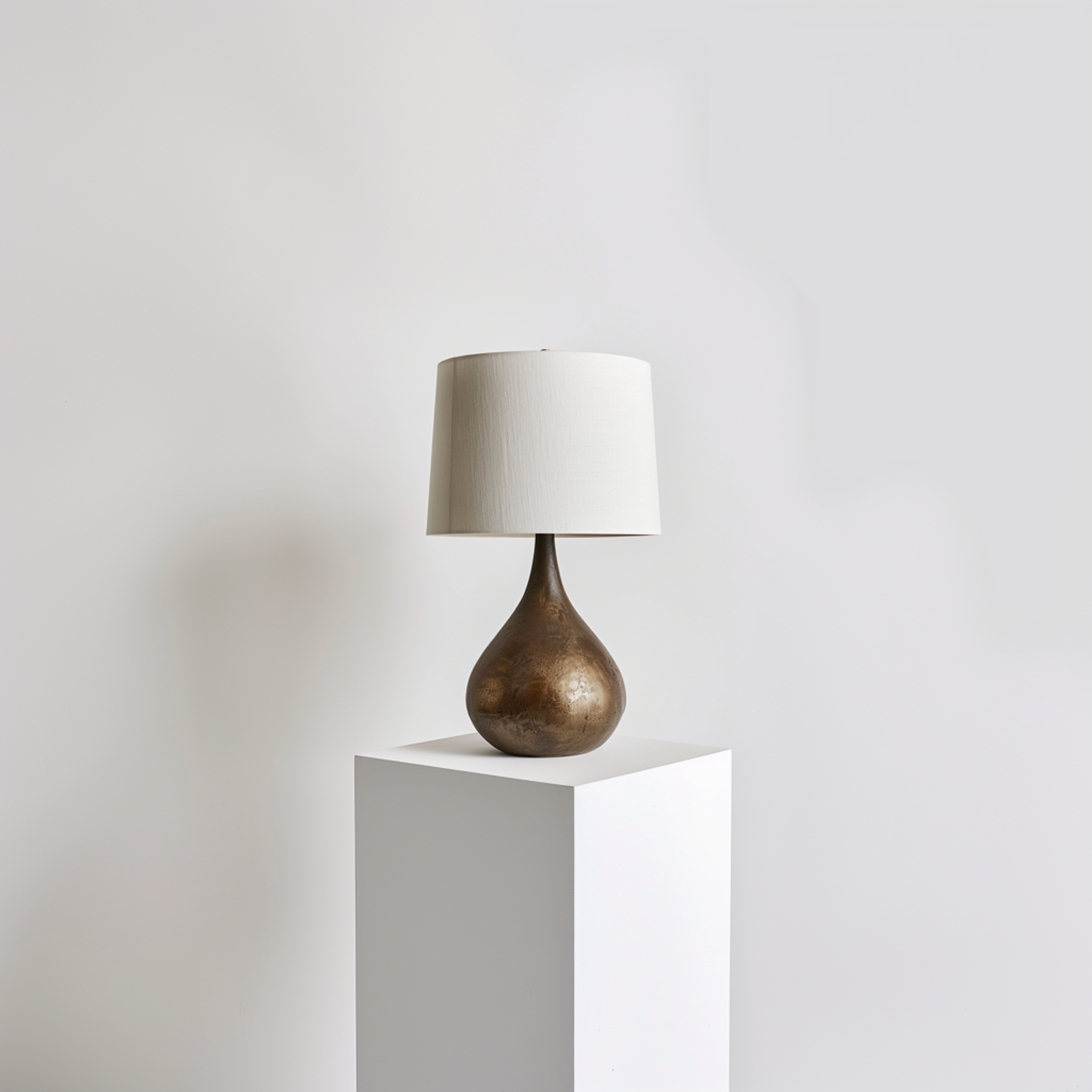Iris Table Lamp