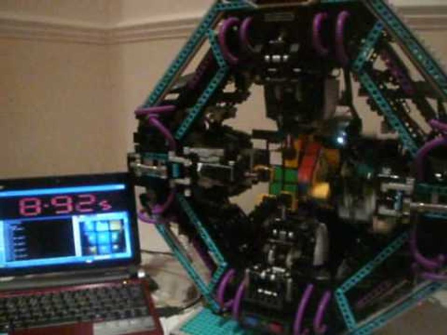 Lego robot solves Rubik's Cube.