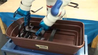 Robotiq gripper helps to assemble a product.