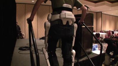 Journalist wears HAL robot legs and becomes a cyborg.
