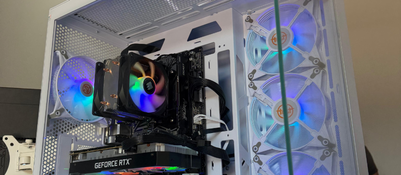 Bancada de montagem da Fábrica de PC