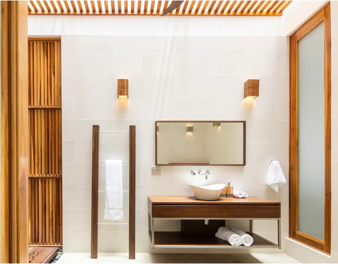 Above 90 represents Cerno's Claudo. A Wall sconce, or pendant, perfect for all applications. The Claudo is made out of natural wood and is available in 2 finishes.