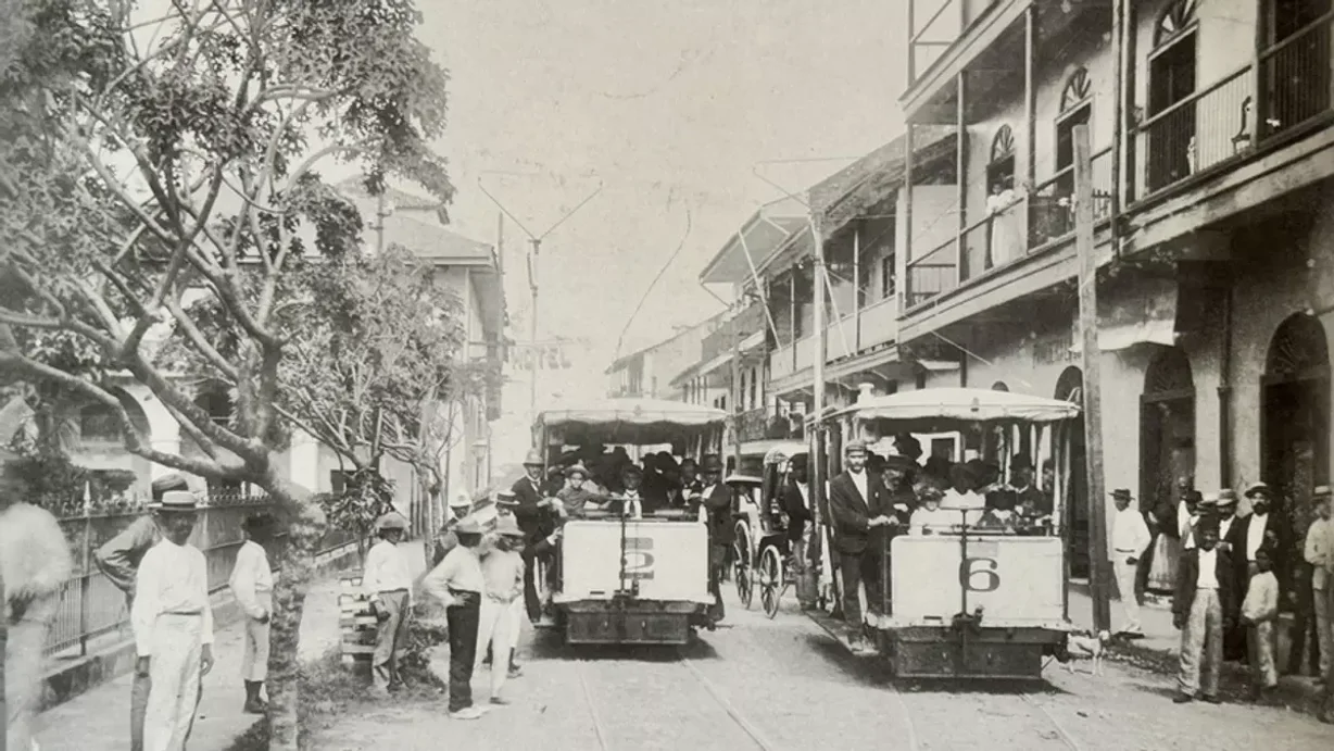 La Larga Vida de la Avenida Central