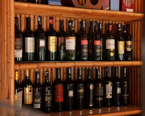 Importações de vinho crescem, mas preço médio recua no Brasil