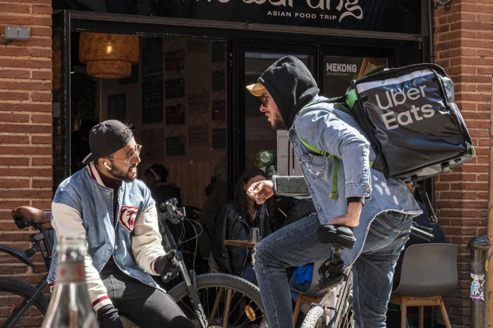 UR03 Défi d'avril 2026 : scènes de rue en couleur — photographie 5 (GPPR)