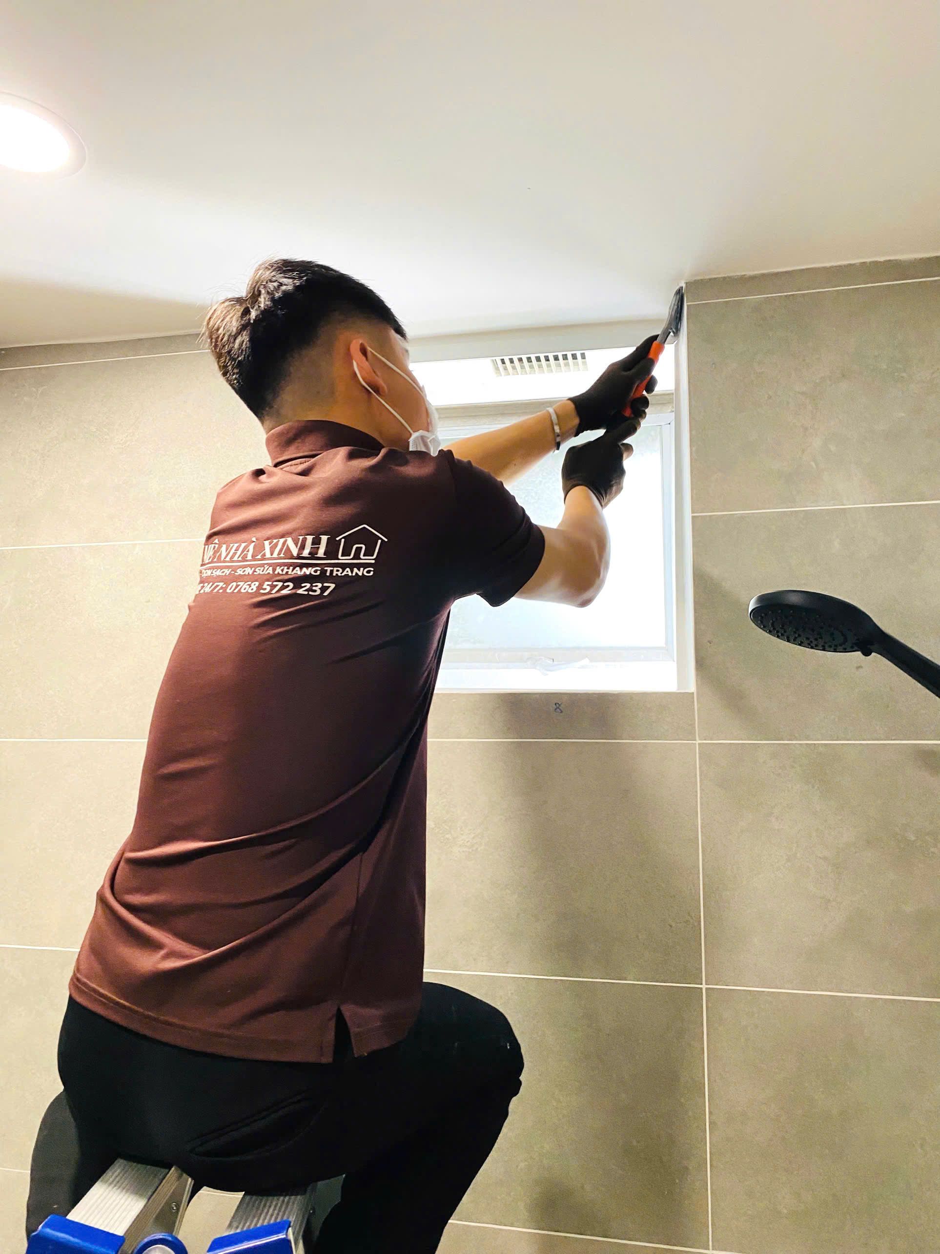 🏠 Bụi xi măng không sạch hẳn – Lý do khiến nhà mới vẫn “mốc và mờ” dù vừa vệ sinh xong