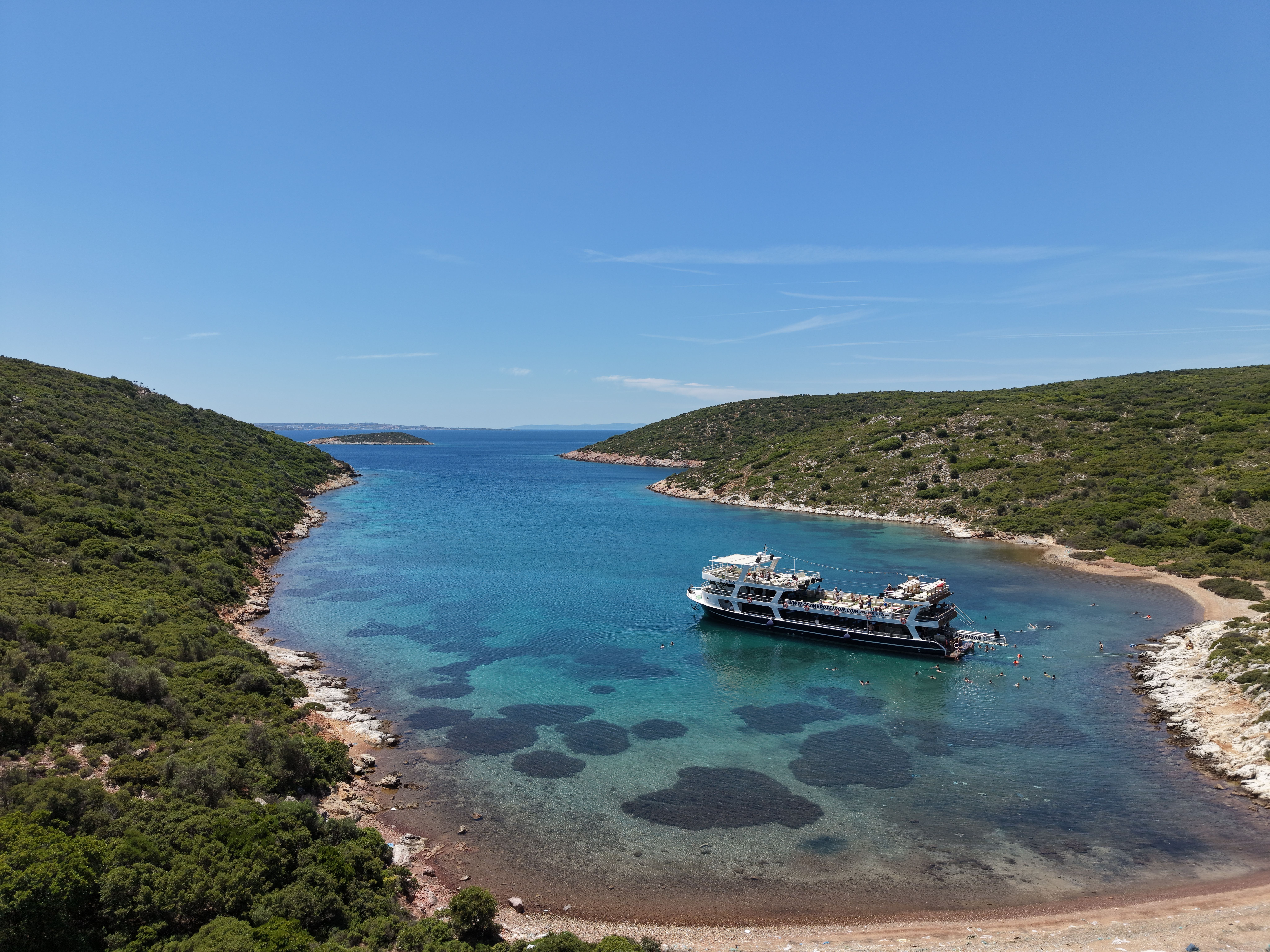 Çeşme Adalar & Koylar Turu –  Öğle Yemeği Dahil
