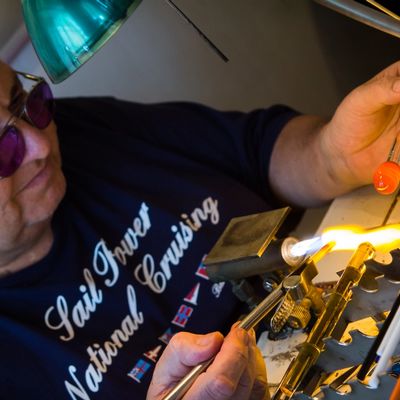 Missing alternative text