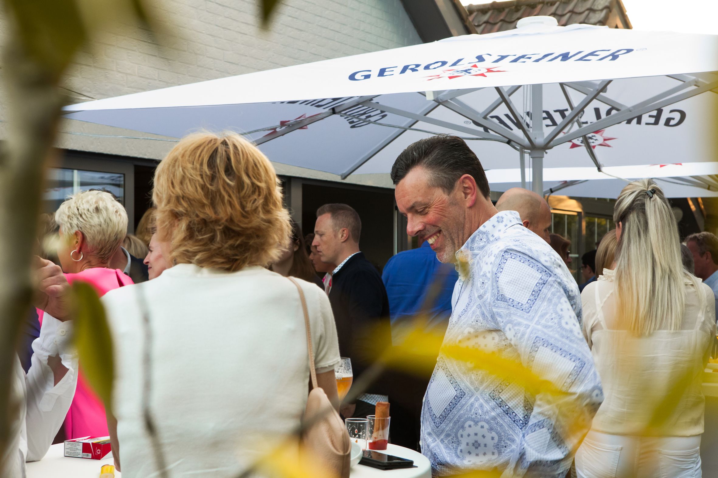 Missing alternative text