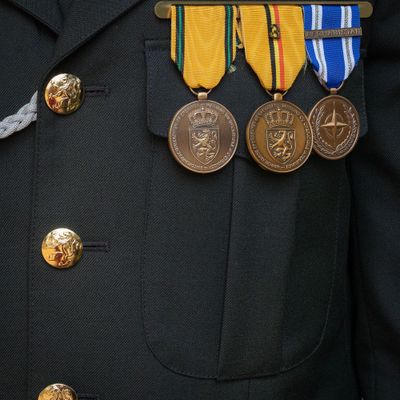 Missing alternative text