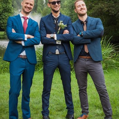 Missing alternative text