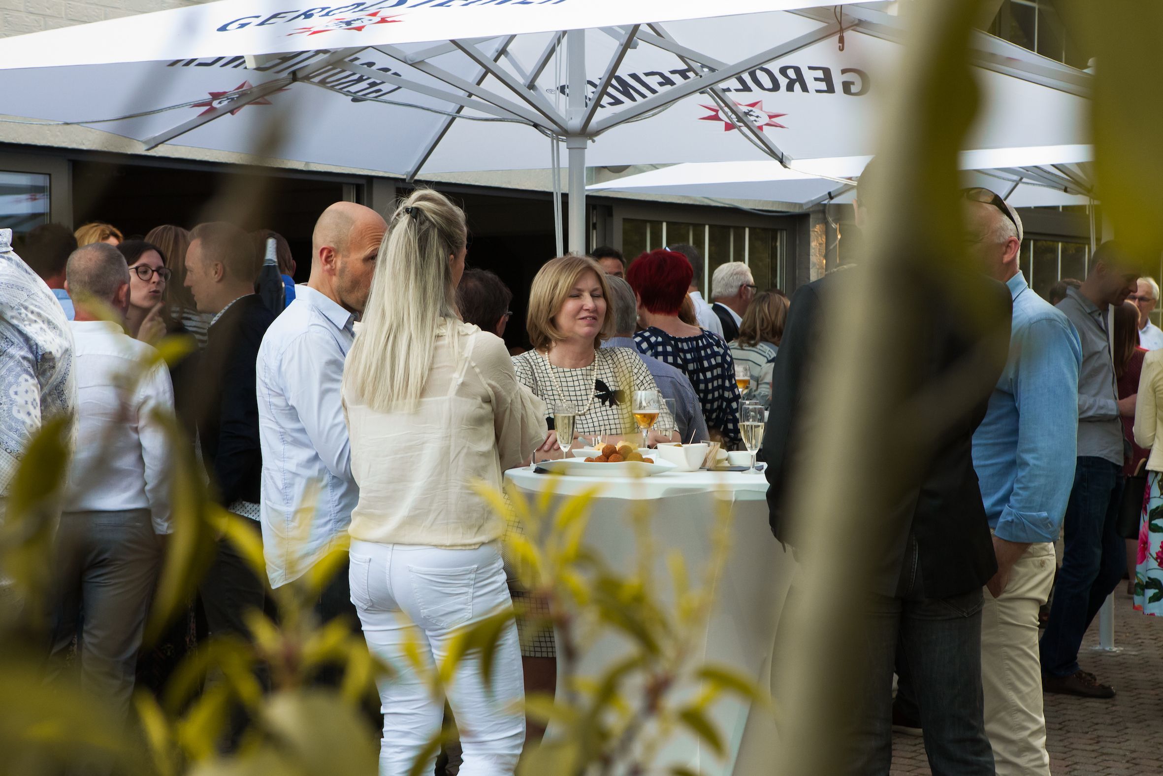 Missing alternative text