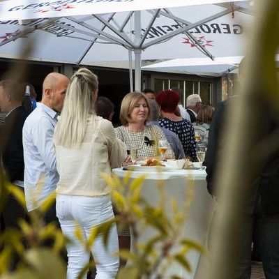 Missing alternative text