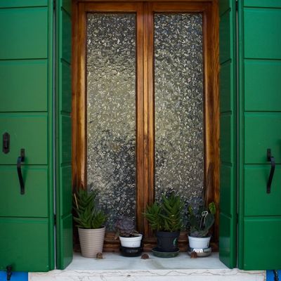 Missing alternative text