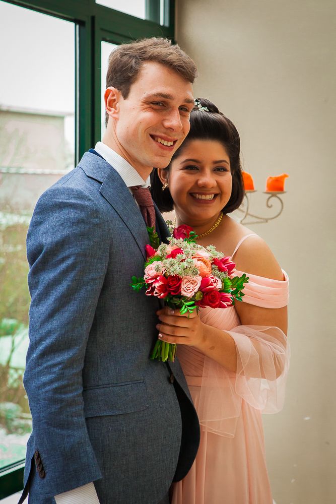 Missing alternative text