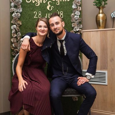 Missing alternative text